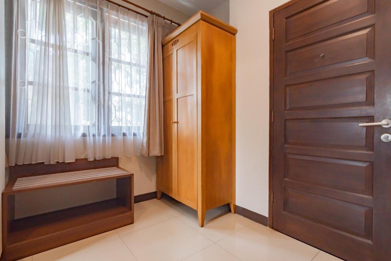 Hotel Reddoorz Near Simpang Dago 2 Bandung Esterno foto