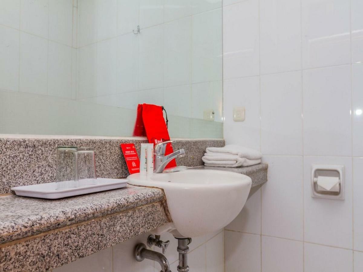 Hotel Reddoorz Near Simpang Dago 2 Bandung Esterno foto