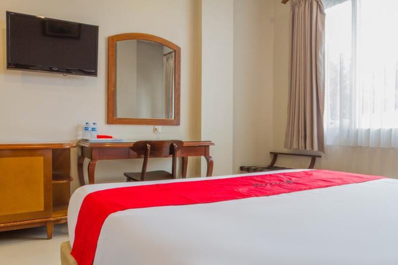 Hotel Reddoorz Near Simpang Dago 2 Bandung Esterno foto